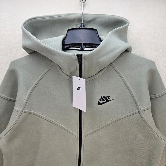 NIKE WOMEN'S SMALL TECH FLEECE WINDRUNNER FULL ZIP HOODIE GREEN FB8338-370 - Picture 2 of 6